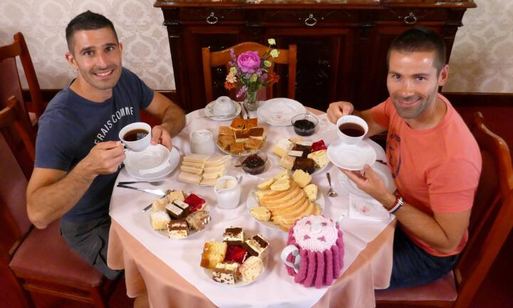 Having a Welsh tea in Chubut, one of 10 interesting facts about Patagonia.