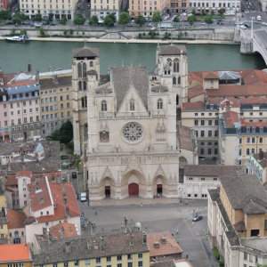 Explore the beautiful Old Town of Lyon on an informative walking tour.