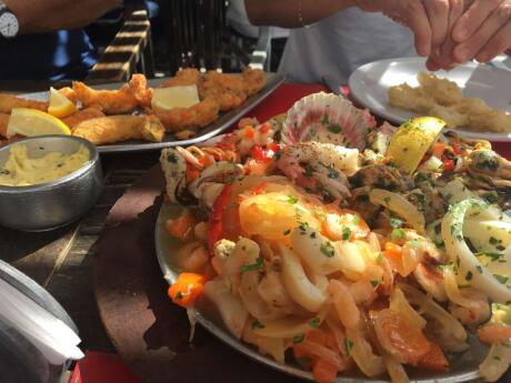 Gay travel Puerto Madryn - the freshest seafood can be fount at Nautico.