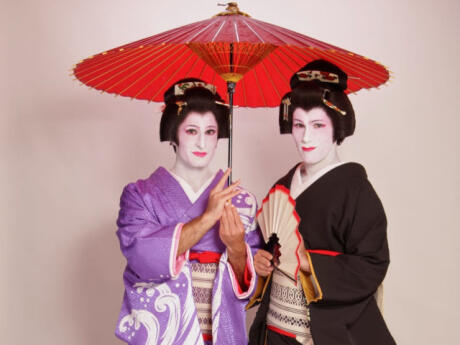 The Nomadic Boys transformed into geishas - an incredible experience in Tokyo!