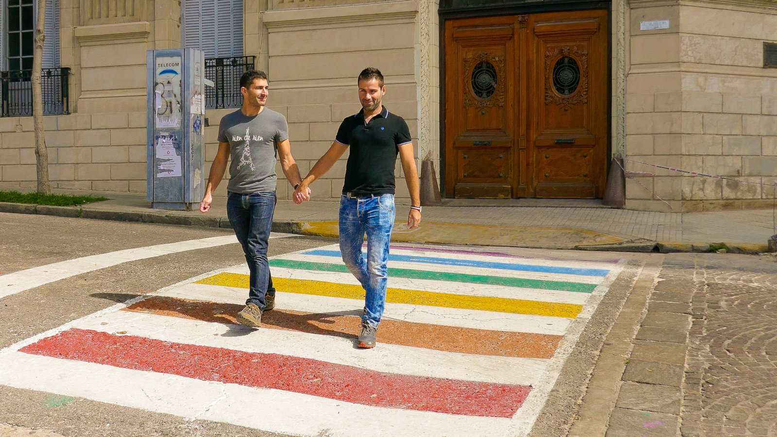 The rainbow crossing in Rosario shows how gay friendly this city is!