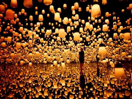 Amazing immersive art at the teamLab Borderless digital art museum in Tokyo.