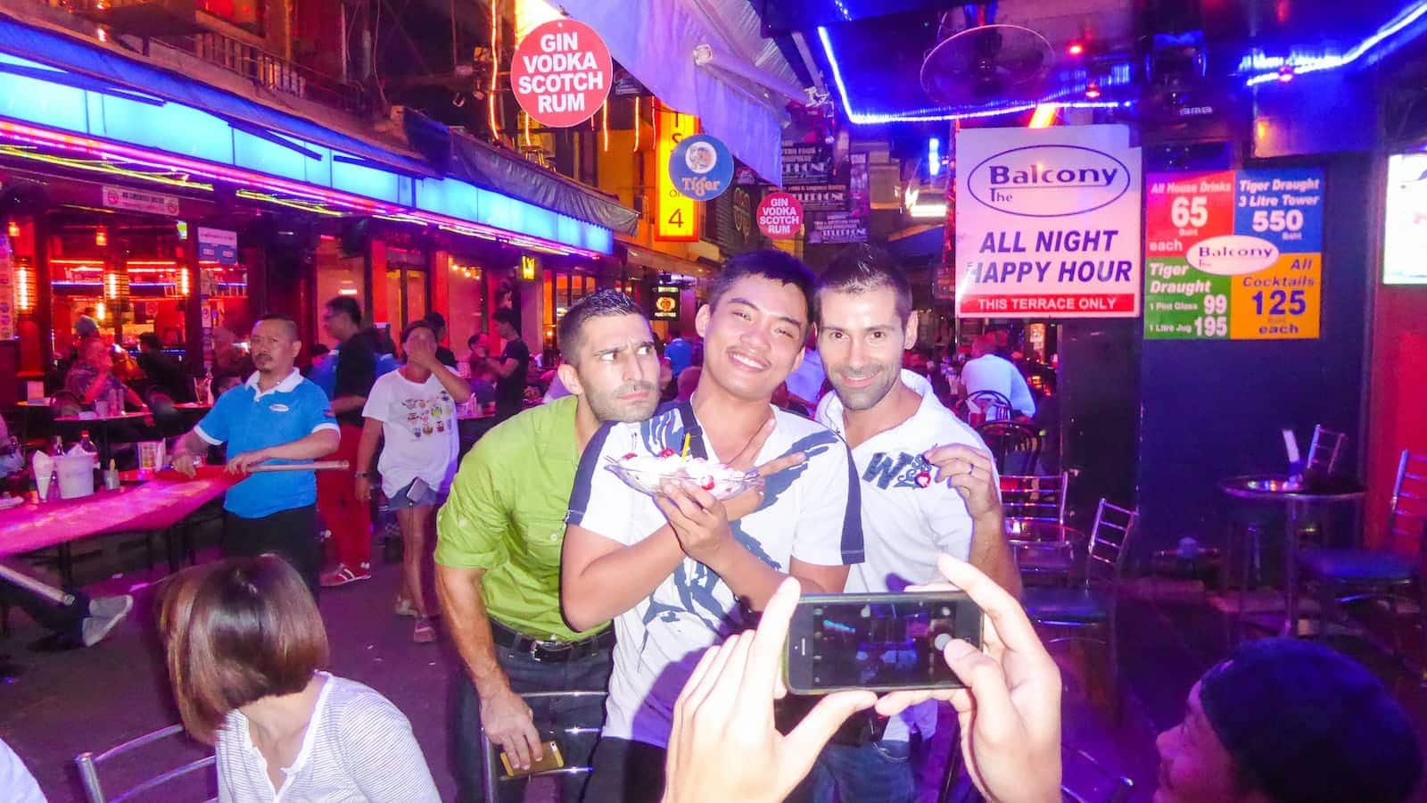 discovering the gay bars of Bangkok in Silom