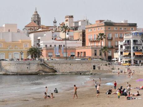 Sitges has a variety of beaches for relaxing and swimming, including specific gay beaches and gay nude beaches!