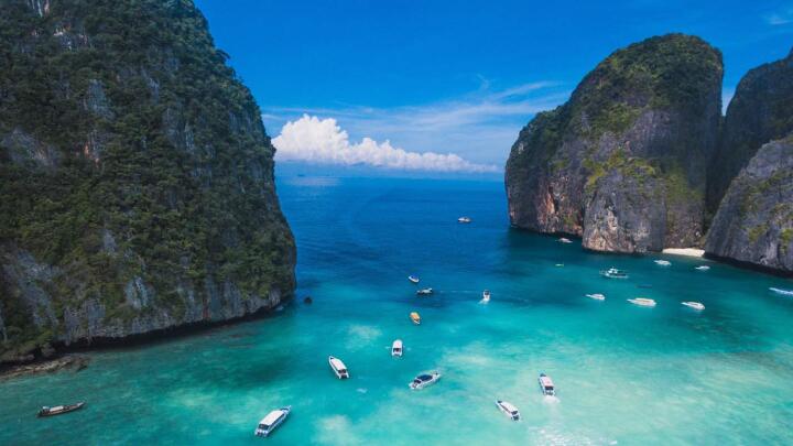 Explore the stunning natural beauty of Thailand on an au naturel cruise