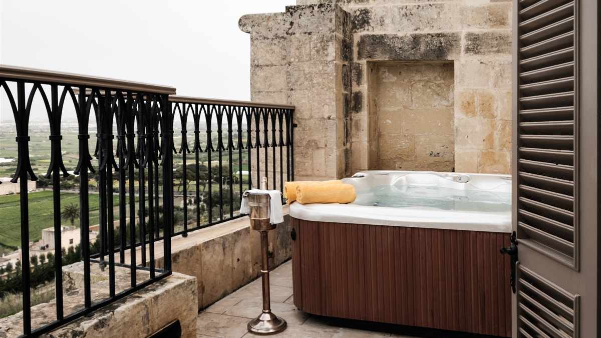 The Xara Palace Relais & Chateaux in Mdina will truly make you feel like a gay princess in a castle!