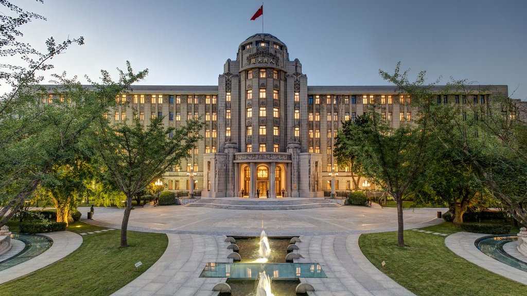 The Sofitel Legend People's Grand Hotel in Xi'an is definitely one of the most incredibly grand hotels we've ever stayed in!