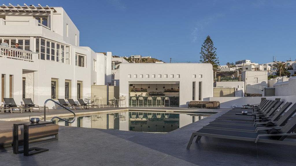 The Rochari Hotel is a lovely medium-budget option on Mykonos with lots of excellent amenities