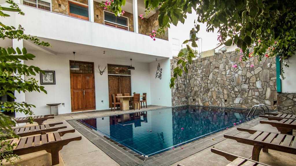 Gomez Place in Negombo has fabulously friendly staff and is very popular with gay travelers due to their inclusive atmosphere