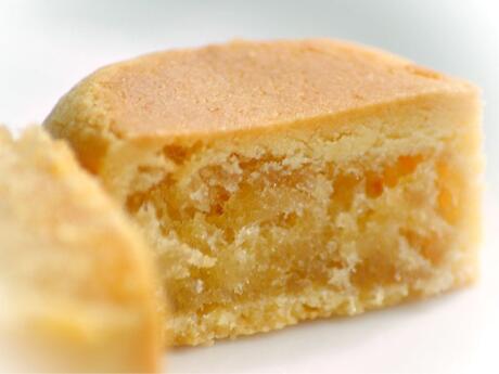 Pineapple cake is one of the most popular sweet treats in Taiwan and we love them!