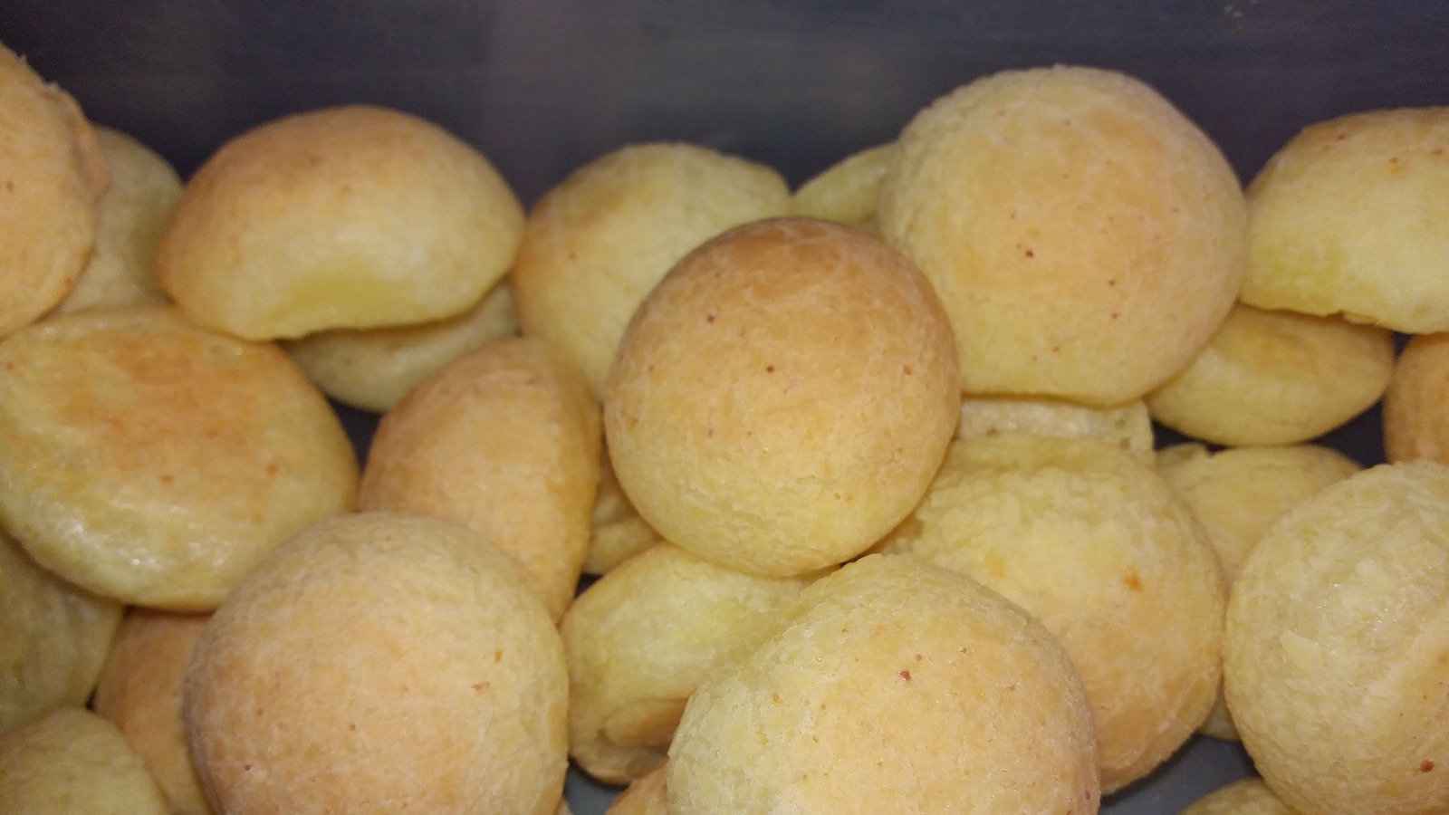 Pandebono are lovely balls of cheesy bread from Colombia that you will love