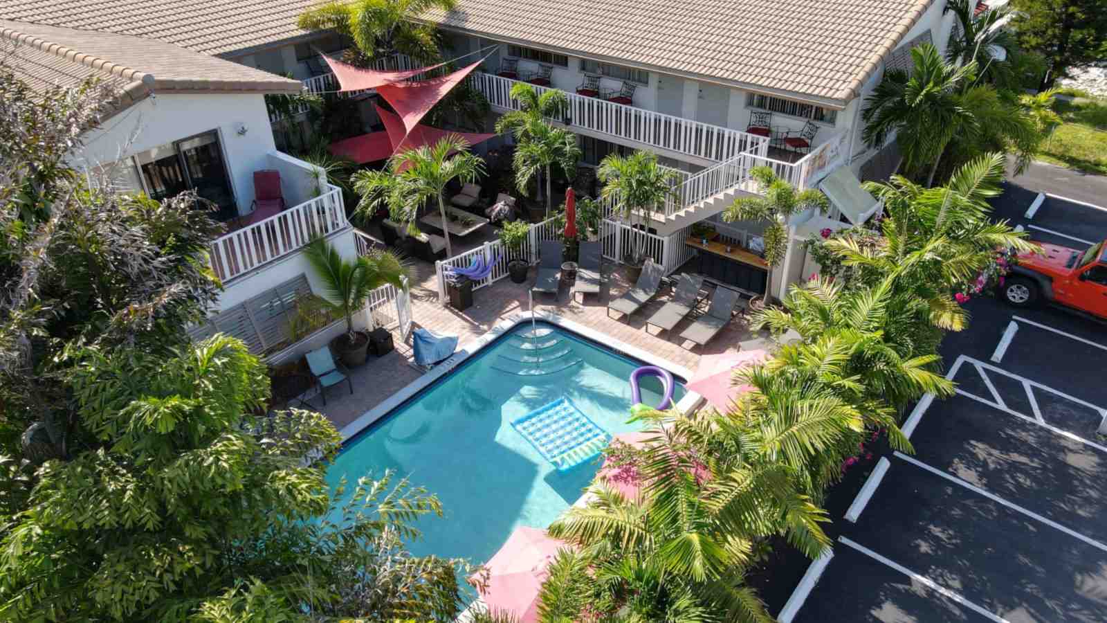 The Big Coconut Guesthouse is a fabulous gay resort in Fort Lauderdale right by the beach