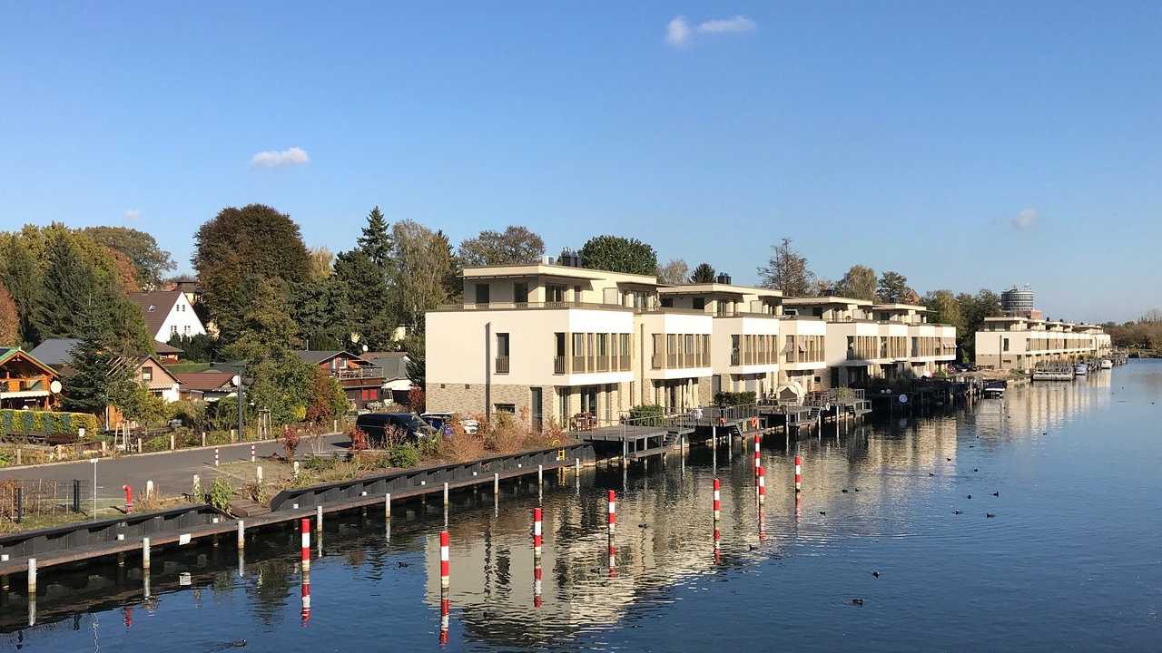 The canals of Berlin's Tegel neighborhood are the perfect location for a romantic stroll