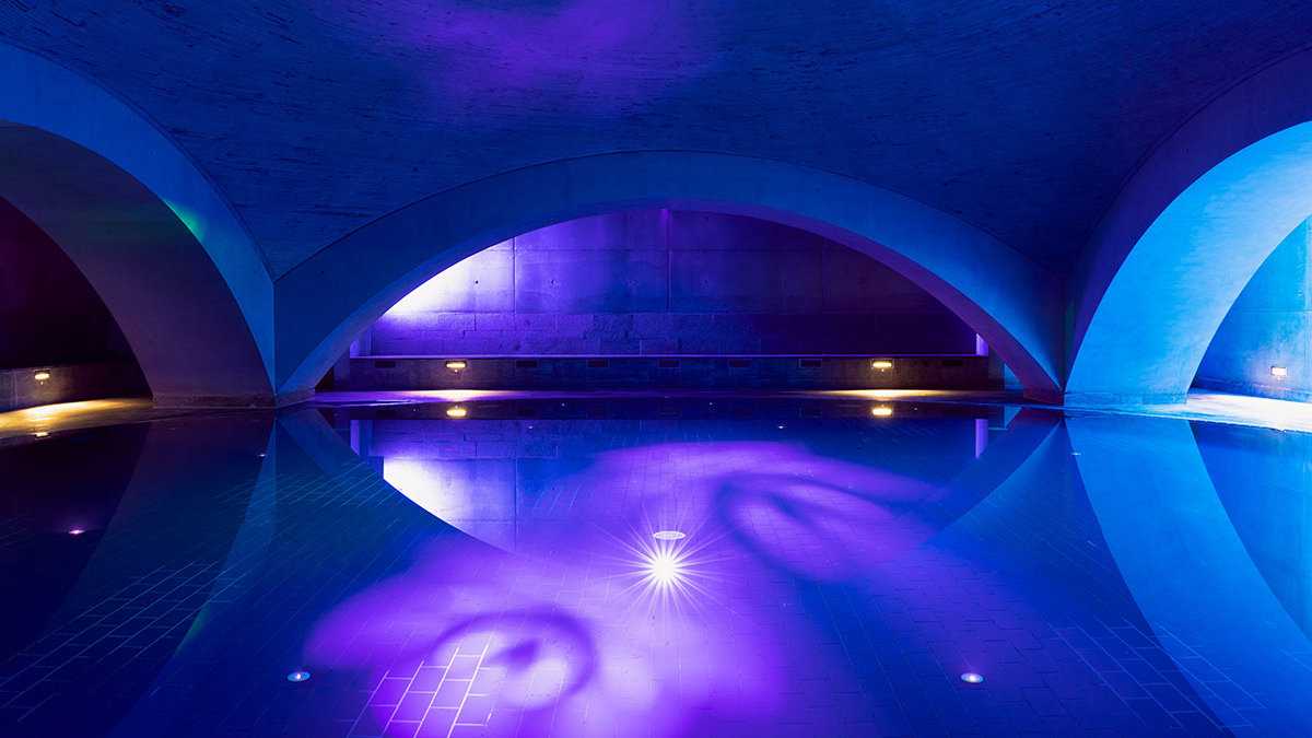 The Liquidrom Spa in Central Berlin is one of the most popular romantic experiences in the City