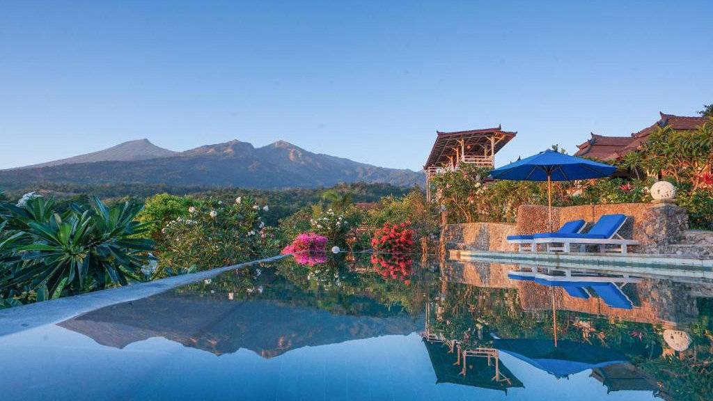 Rinjani Lodge is our favorite gay friendly accommodation in Lombok with stunning views